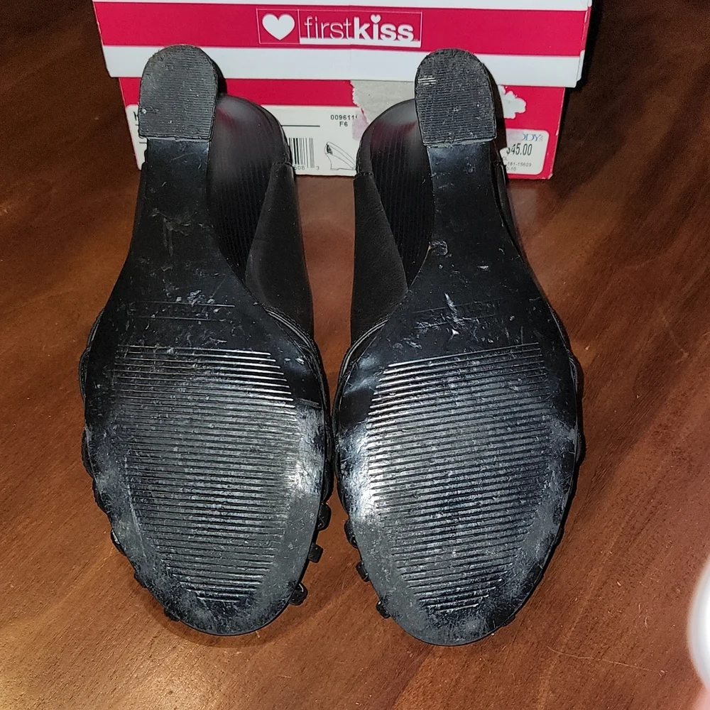 First Kiss Wedge High Heel- 6.5 - Picture 3 of 4